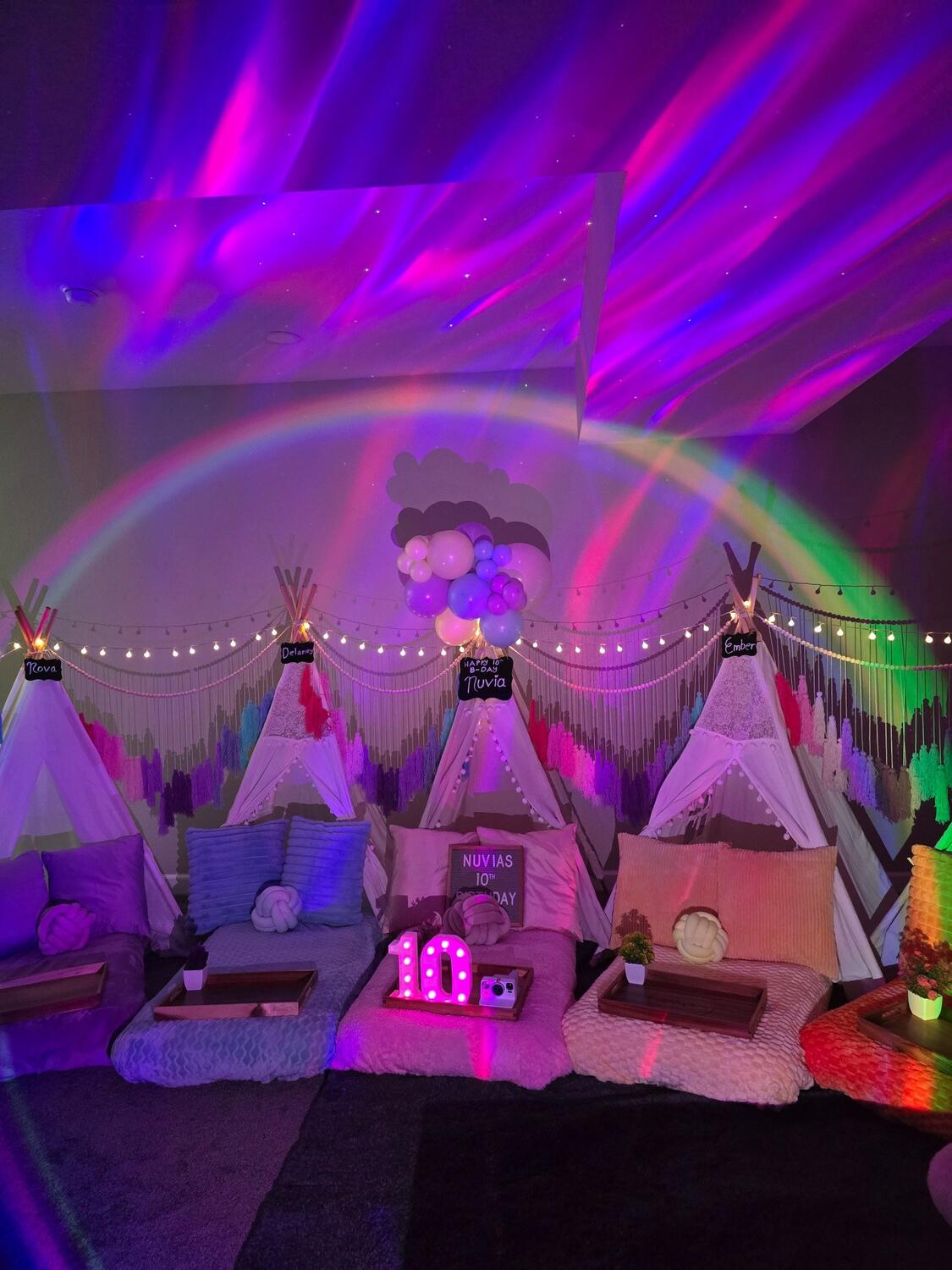 Foothills Picnics offers Fort Collins luxury picnics for dates, birthdays, engagements, anniversaries, and everything in-between. Perfect for couples, friends, and groups.