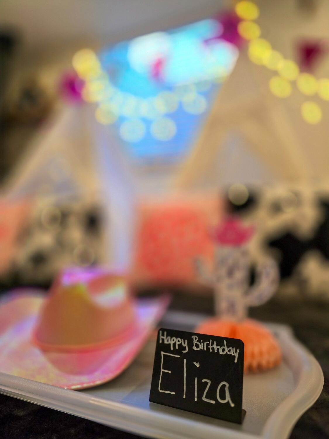 Foothills Picnics offers Fort Collins luxury picnics for dates, birthdays, engagements, anniversaries, and everything in-between. Perfect for couples, friends, and groups.